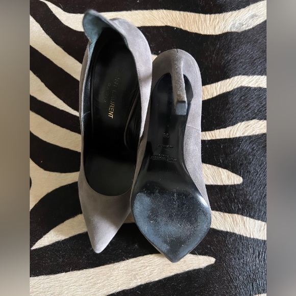 Saint Laurent grey suede classic pumps - Picture 3 of 3